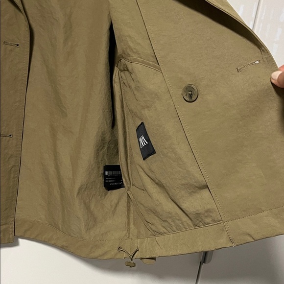 ZARA NWOT Men's Khaki Cropped Trench coat, Size XL - Picture 9 of 13